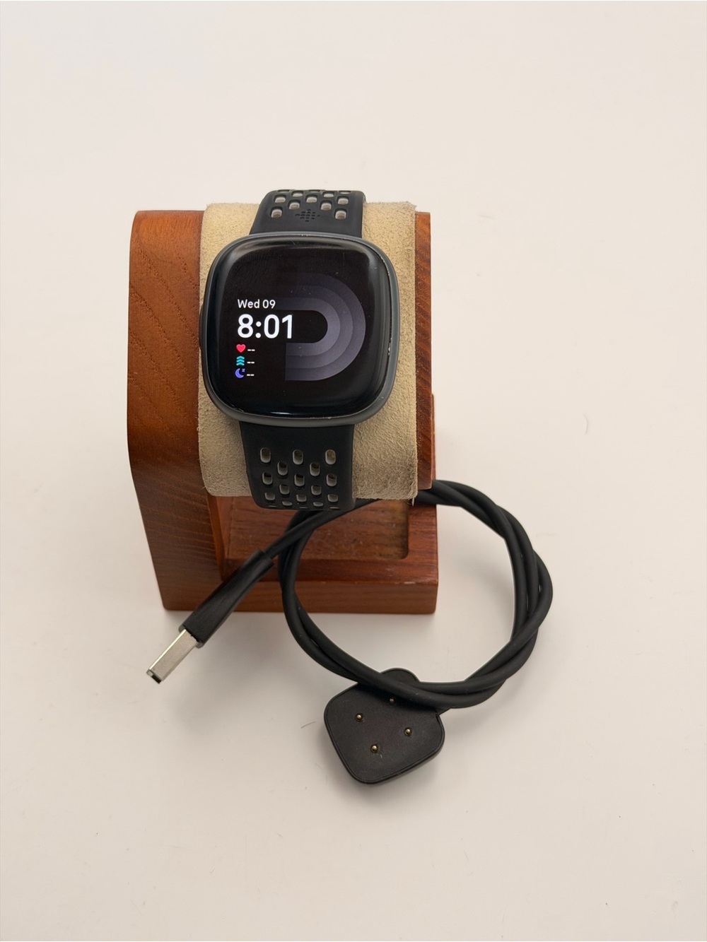 Fitbit Versa 4, Tested, Excellent, Charger Included, Black, Smartwatch,